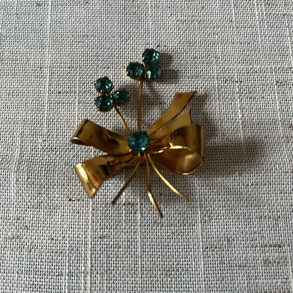 Vintage Coro Sterling - Brooch Silver w/ gold plating.